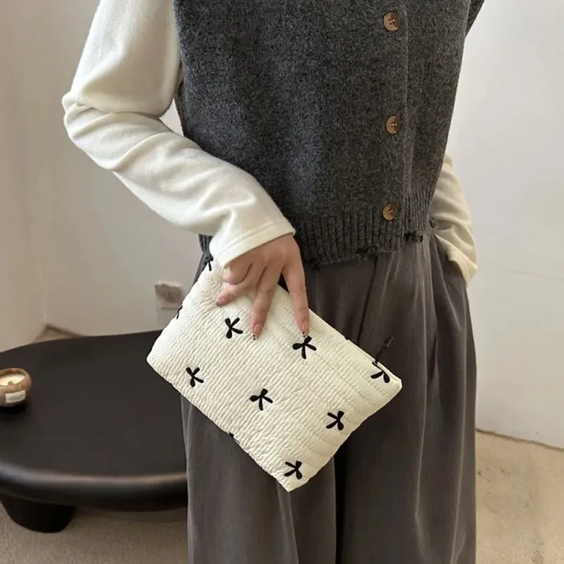Bolsa de Maquillaje Bonita con - Embroidery Bag reseña y precio
